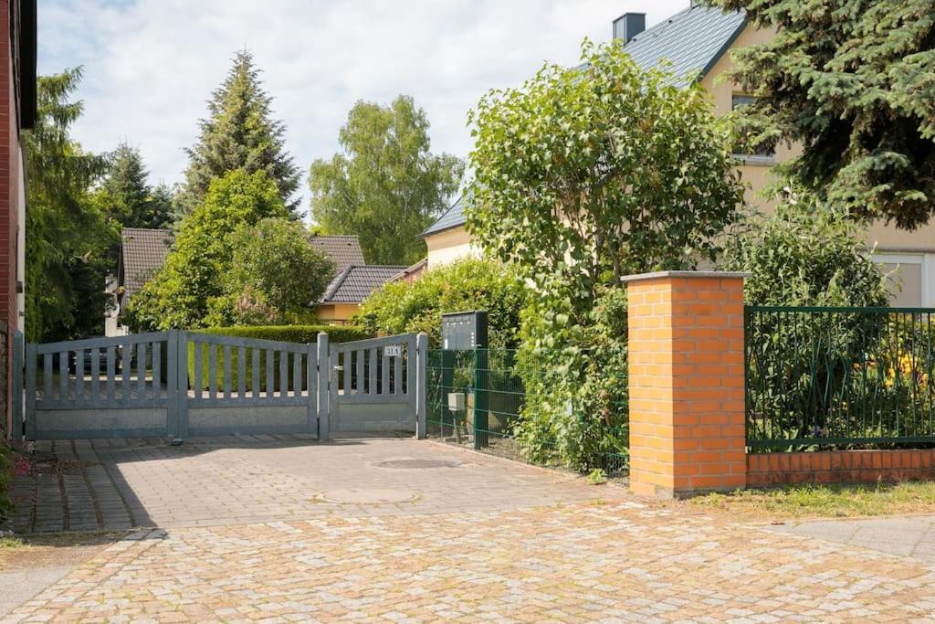 Charmantes Townhaus Mit Garten, W-Lan & Netflix Poczdam Zewnętrze zdjęcie
